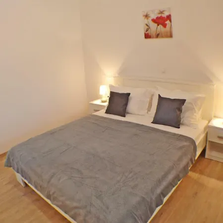 Apartment Lamija Near The Beach *
