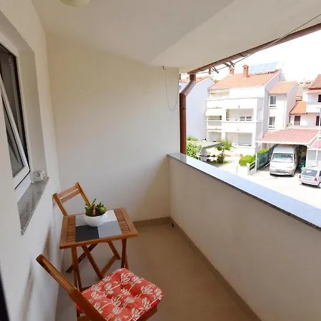 Apartment Lamija Near The Beach