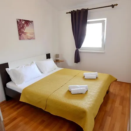 Apartment Lamija Near The Beach